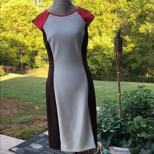 Signature by Sangria Classic slimming dress